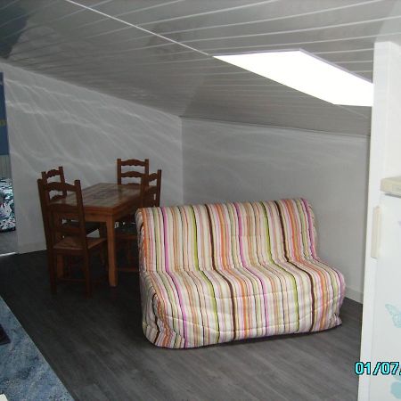 Chez Martine Appt Climatise 1 Chambre كابروتو المظهر الخارجي الصورة